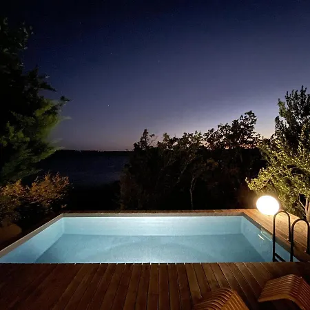 Ab61 Tiny Design House For Two